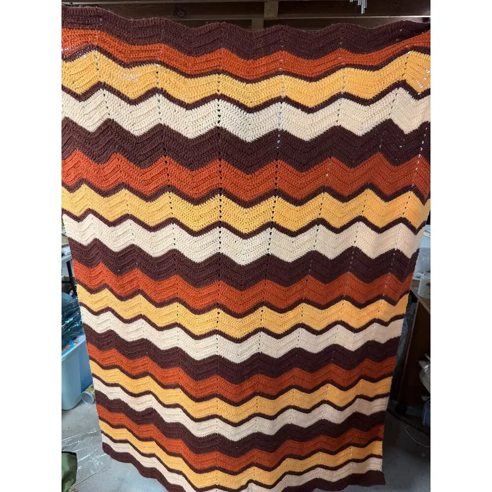 Handmade Crochet Afghan Throw Blanket 62x45 Chevron Ripple Fall Autumn Retro 70s